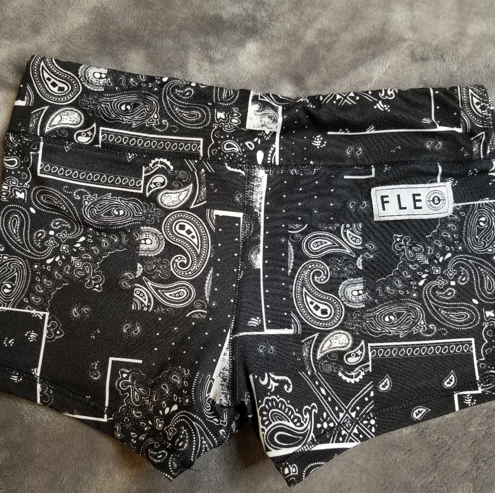 Fleo x DNDL Black Bandana